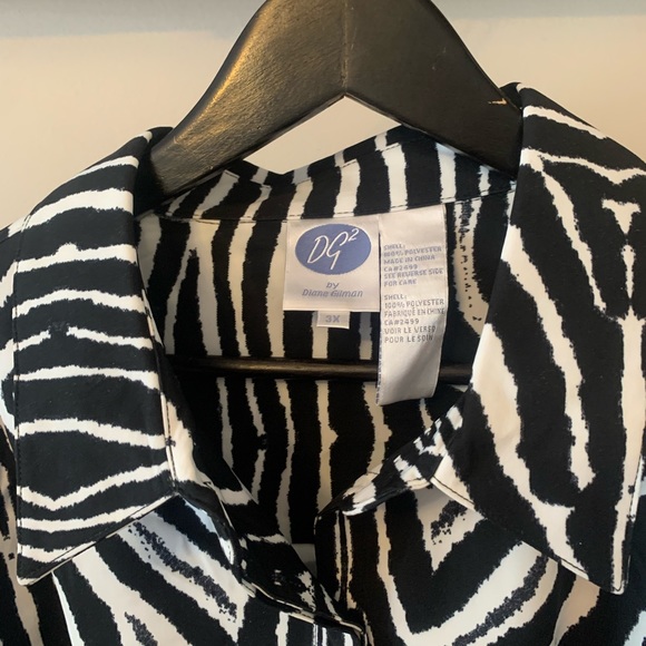 NWT /DG2 by Diane Gilman / Long Sleeve / Long Button Down with Belt at waist 3X - Picture 3 of 8